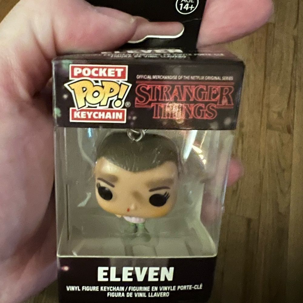 Funko Pop Keychain Stranger Things ELEVEN - Picture 5 of 8